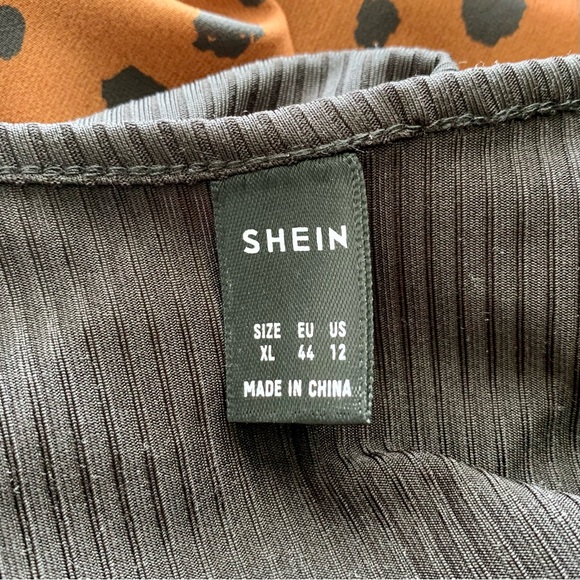 NWOT Dalmatian Print Short Sleeve Maxi Dress with belt - Picture 11 of 12